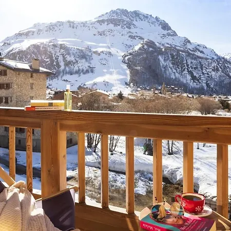 - Village Montana Hotel 3*