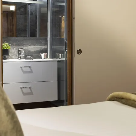 - & - Village Montana Hotel 3*